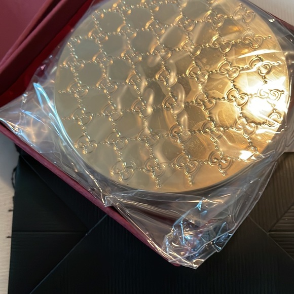 Gucci compact mirror with box and bag - Picture 2 of 5